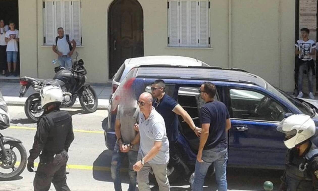 Συγκλονίζει ο πατροκτόνος της Ζακύνθου στην απολογία του – «Τον σκότωσα γιατί κακοποιούσε τα αδέλφια μου» (βίντεο)